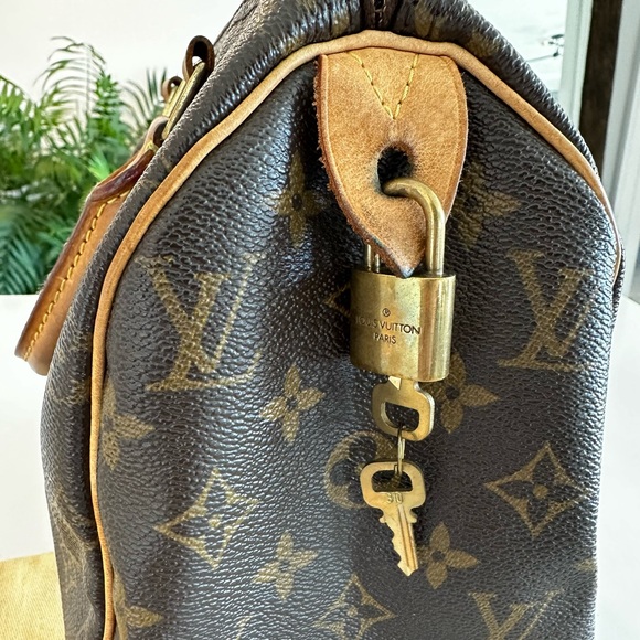 Authentic LV Speedy 25 cir 2009 - Picture 9 of 13